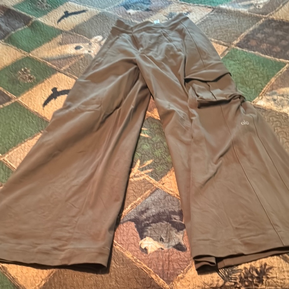 ALO Yoga Women's Taupe Wide-Leg Pants